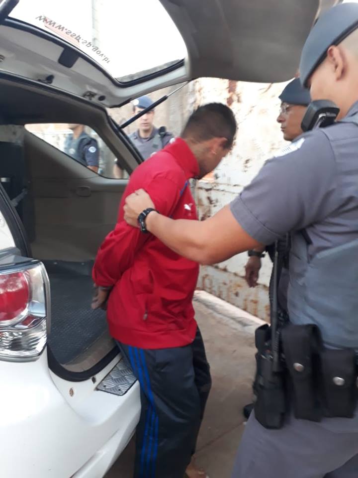 Marília – PM prende traficante que também confessa participação em roubos na zona sul PARTICIPAÇÃO EM ROUBOS NA ZONA SUL