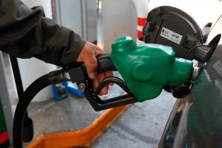 COMBUSTÍVEL – Preço médio da gasolina em 30 dias cai 10,7%
