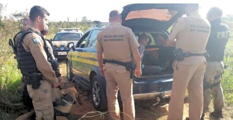 DROGAS – PRF prende jovem transportando quase 600 kg de maconha em carro