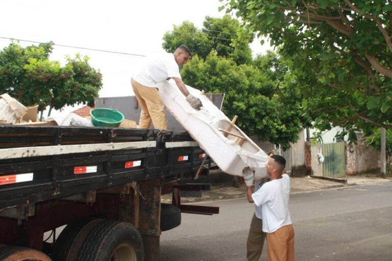 CIDADE LIMPA – Caminhões e equipes do Megamutirão chegam aos bairros da Zona Sul de Marília