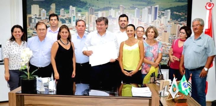 Servidores – LEIS QUE CRIAM BENEFÍCIOS SÃO SANCIONADAS EM MARÍLIA