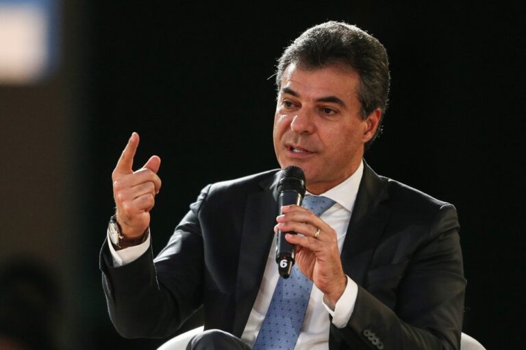 Limpa geral – ACUSADO DE CORRUPÇÃO E LAVAGEM DE DINHEIRO, EX-GOVERNADOR DO PARANÁ É PRESO
