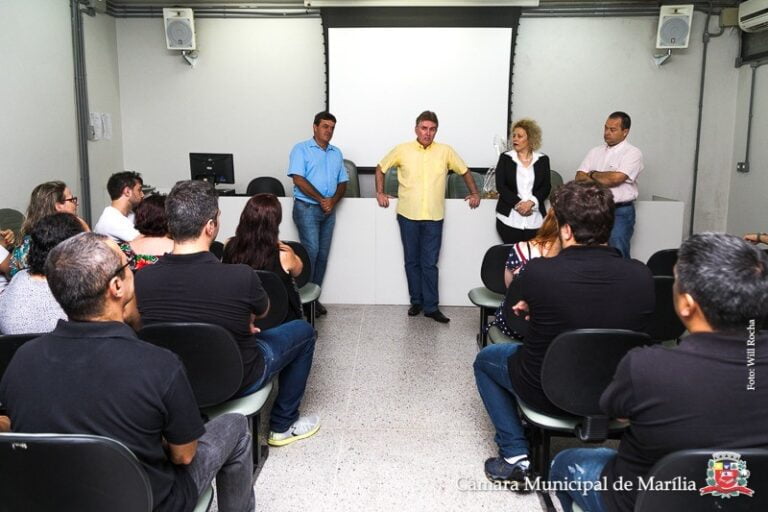 Marília – NOVO PRESIDENTE DA CÂMARA RECEPCIONA SERVIDORES E RECEBE CUMPRIMENTOS DE LIDERANÇAS