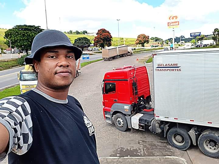 Acabou – CAMINHONEIRO QUE ESTAVA SUMIDO DIZ QUE FOI MANTIDO EM CATIVEIRO