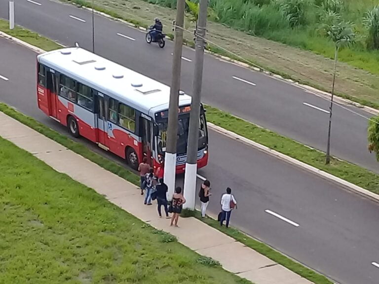 Ônibus – EMPRESAS QUEREM 64,2% DE AUMENTO E TARIFAS A R$ 6,24