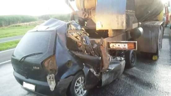 Impressionante – CARRO FICA DESTRUÍDO EM ACIDENTE QUE MATA JOVEM DE 22 ANOS