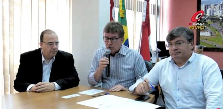 Salários – DANIEL ABRE MÃO DE REAJUSTE E CÂMARA AVALIARÁ PEDIDO; vice-prefeito pediu retirada de projeto em março