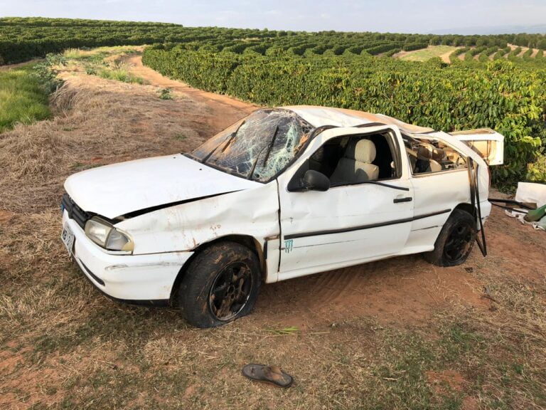 Agora – HOMEM É SOCORRIDO EM ESTADO GRAVÍSSIMO AO CAIR COM O CARRO DE VIADUTO NA SP 294