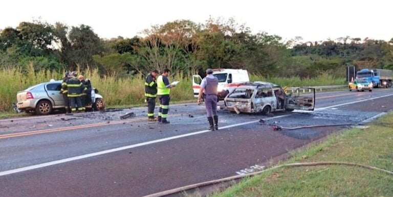 Fatal – CARROS BATEM DE FRENTE E 2 MORREM ENTRE JAÚ E BOCAINA