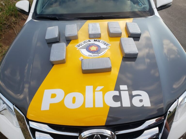 Tráfico internacional – BOLIVIANAS SÃO PRESAS COM 12 TABLETES DE PASTA BASE DE COCAÍNA
