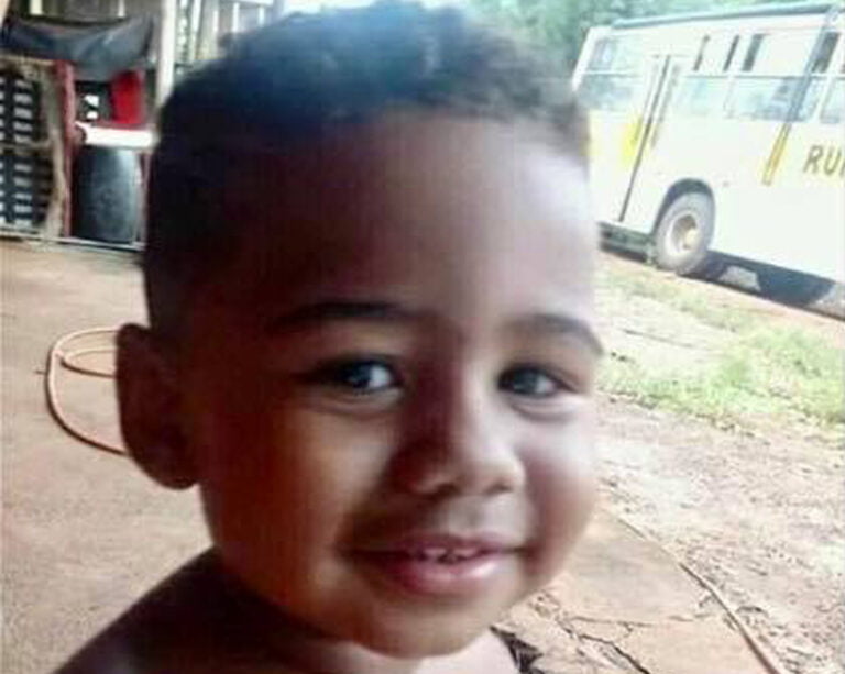 Tragédia – DURANTE FESTA DE ANIVERSÁRIO, MENINO DE 3 ANOS MORRE AFOGADO EM PISCINA
