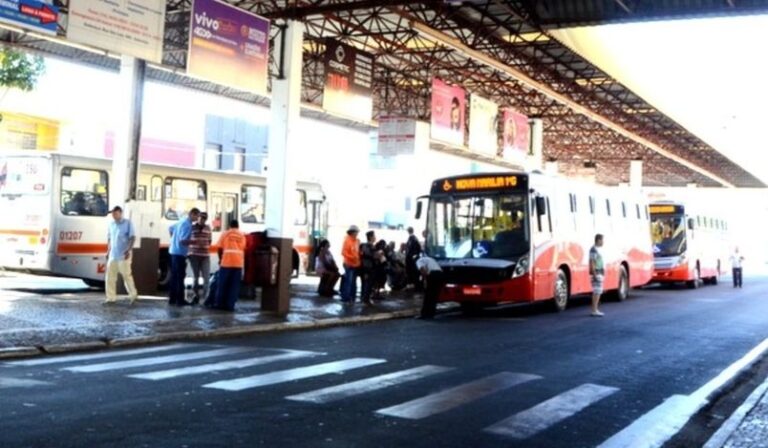 Ônibus – PREFEITURA LIBERA PASSE LIVRE PARA IDOSOS, COM RESTRIÇÃO DE HORÁRIOS