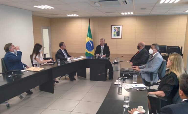VISITA A BRASÍLIA GARANTE ‘MAIS DE R$ 6 MILHÕES’ IMEDIATOS, PEDIDOS DE VERBAS E INTENÇÃO DE COMPRA DE VACINAS