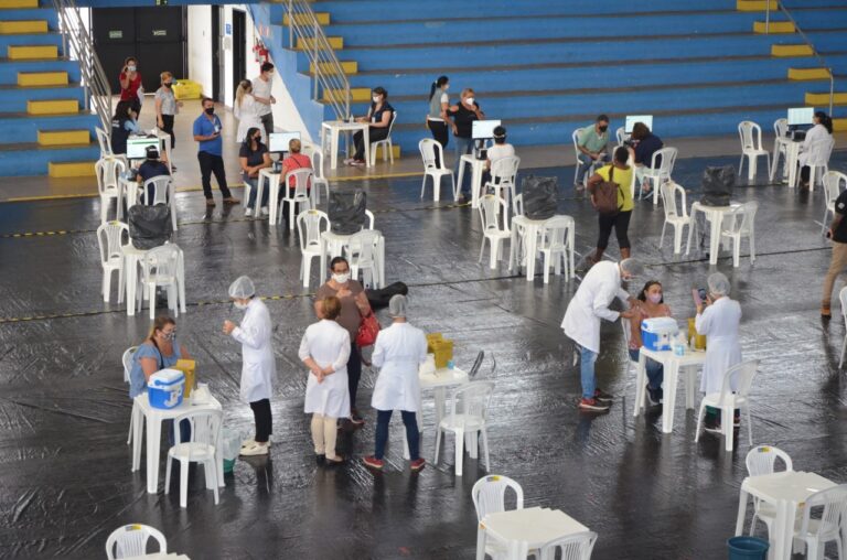VACINAÇÃO DE HIPERTENSOS COM 45 ANOS E MAIS VAI ATÉ 18H DESTE SÁBADO