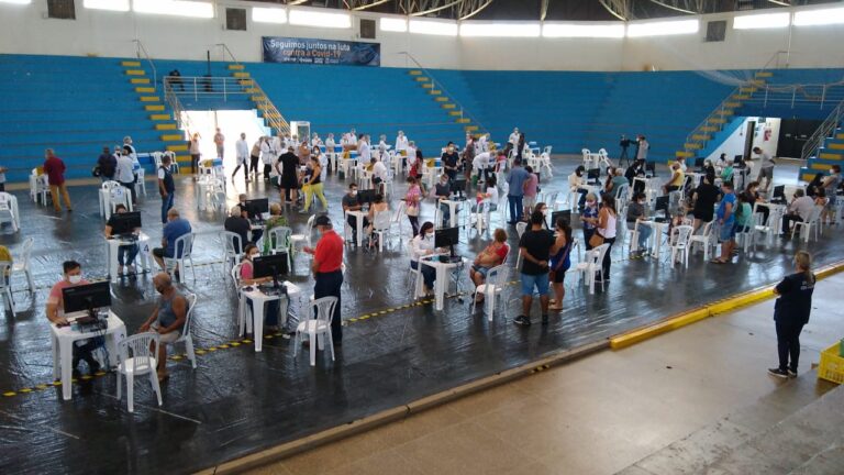 MARÍLIA APLICA MAIS 6 MIL DOSES DE VACINA A PARTIR DOS 45 ANOS NESTE SÁBADO