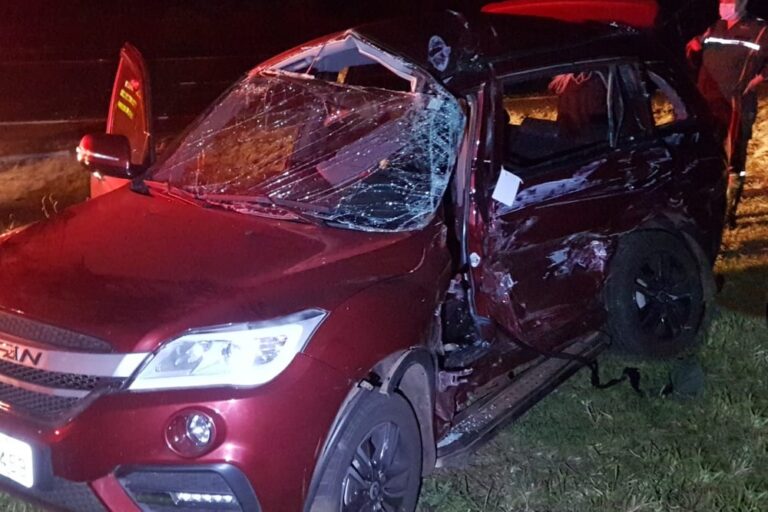 ACIDENTE ENTRE UBER E CAMINHÃO MATA TRÊS NA RODOVIA JAU-BOCAINA