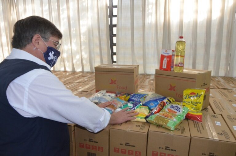 PREFEITURA FAZ ENTREGA DE 17 MIL KITS DE ALIMENTAÇÃO E DE CESTA VERDE