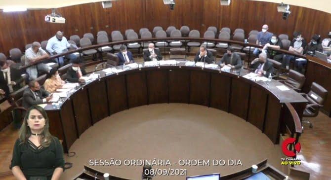 VEREADORES ADIAM TAXA PELO USO DE RECURSOS HÍDRICOS POR 5 DIAS