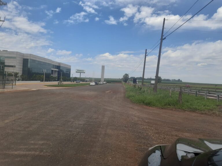 ASFALTAMENTO DE MARGINAL ATRASA POR DEMORA DE PROJETO DA PREFEITURA