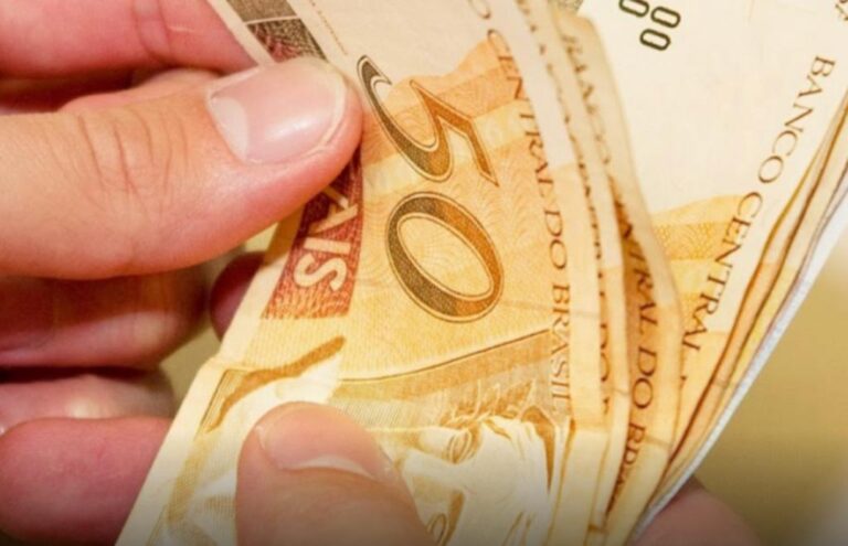GOVERNO OFICIALIZA REAJUSTE DE 33% PARA PROFESSORES