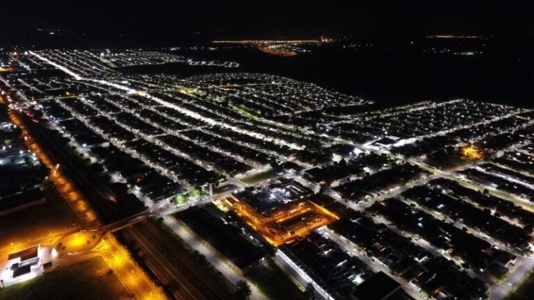 ILUMINAÇÃO LED CHEGA À ZONA NORTE: “Cidade mais clara com maior economia”, diz prefeito