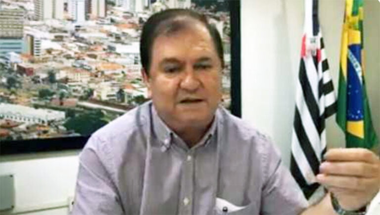 Diário Oficial publica exoneração de Levi Gomes da chefia de gabinete
