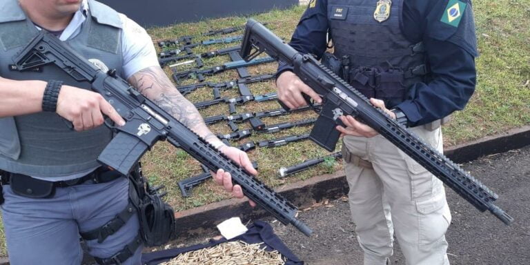Vinte fuzis e munições são apreendidos pela polícia em rodovia de Ourinhos