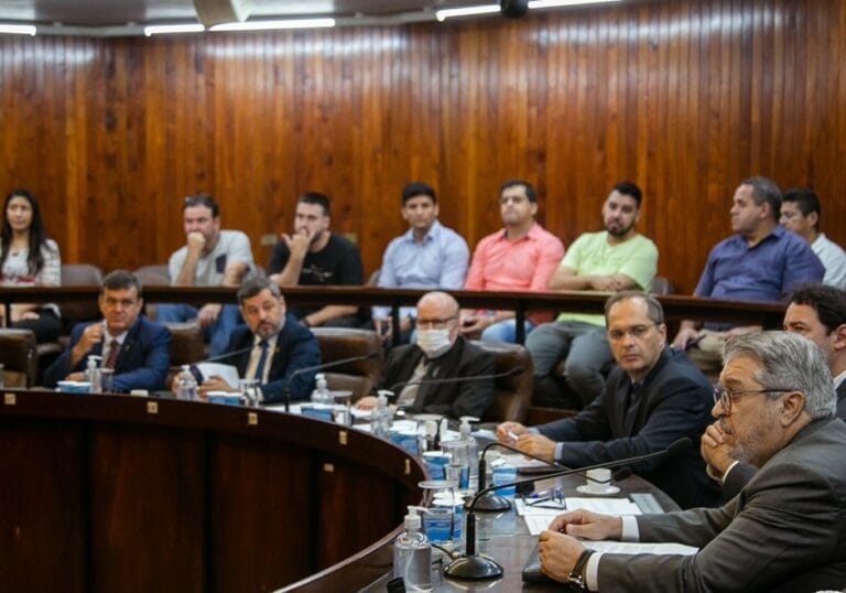 Vetos do prefeito a emendas orçamentárias travam pauta da Câmara; sessão acontece hoje
