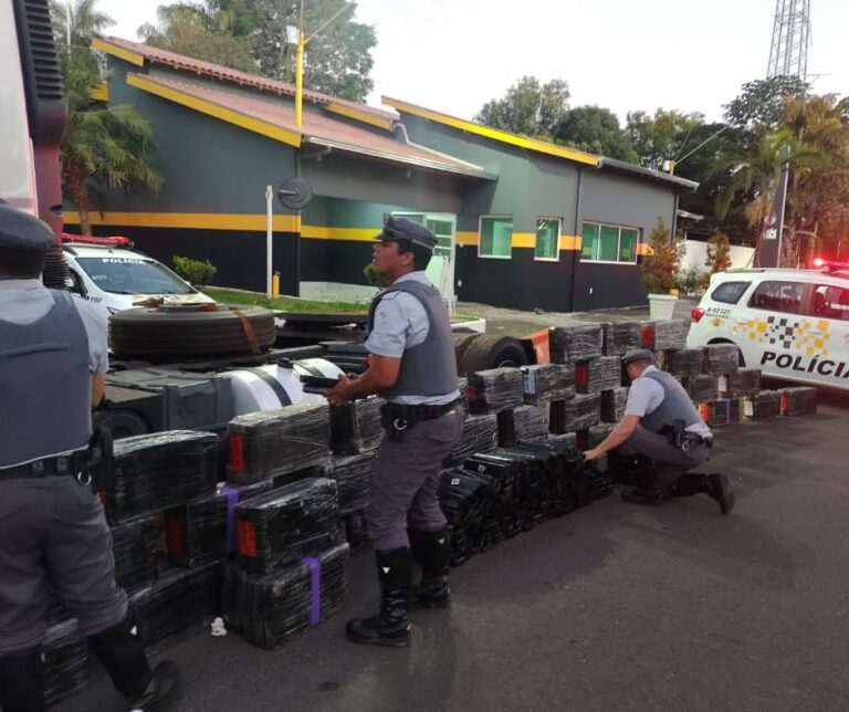 Pesagem oficial: P. Rodoviária apreendeu mais de 1 tonelada de maconha em caminhão