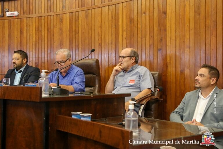 Em audiência pública, Emdurb acolhe sugestão de corredores de ônibus