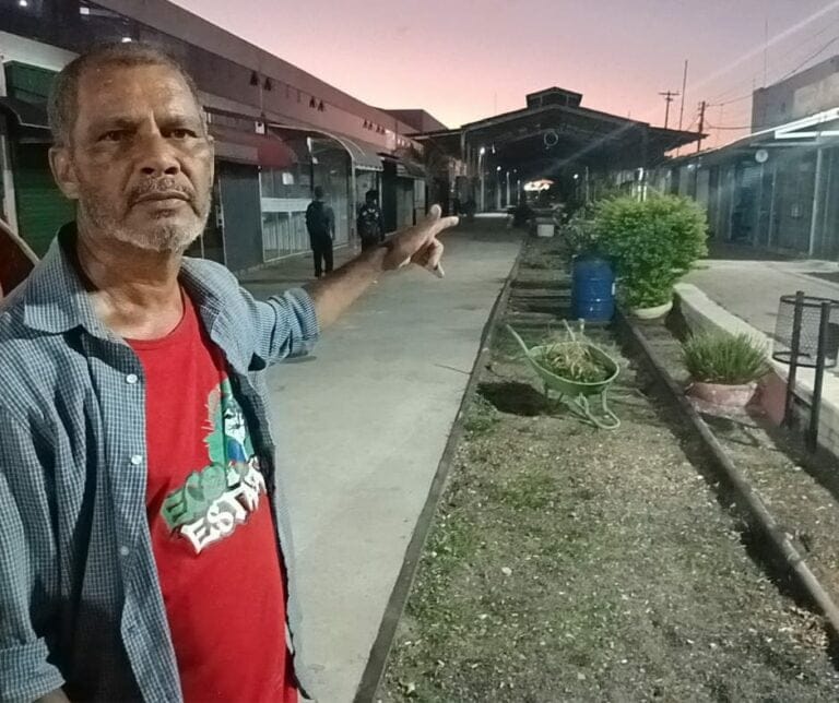 Audiência na Justiça Federal acaba sem acordo e camelôs aguardam sentença
