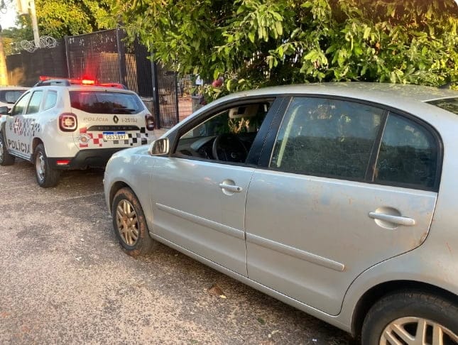 arma-dinheiro-carro
