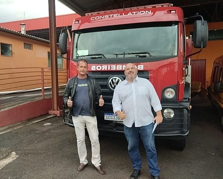 Vice-prefeito e vereador conseguem caminhão novo para Corpo de Bombeiros