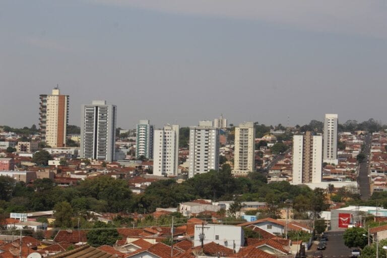 Botucatu, Bauru, Marília, Lençóis e Pederneiras estão entre cidades com maior crescimento