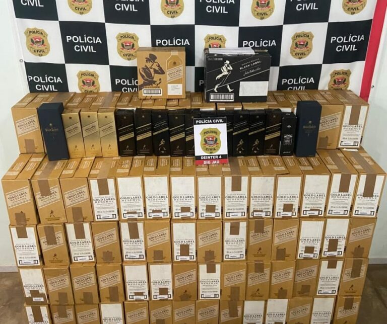 Homem é preso com quase 800 garrafas de uísque falsificado