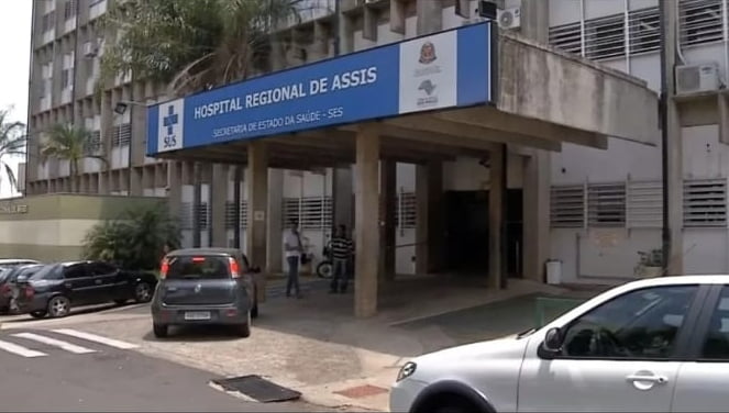 Mãe diz ter dado ‘chineladas’ na filha de 2 anos, que morreu no hospital; padrasto fala em queda de escada
