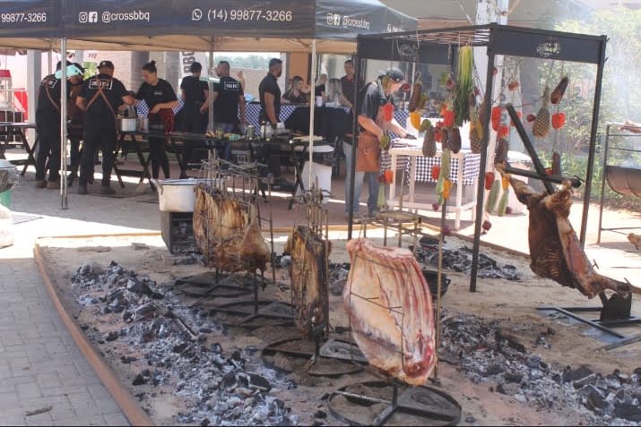 Flex Imóveis celebra êxito do Boulevard Park Resort e churrasco gourmet marca interação dos futuros moradores