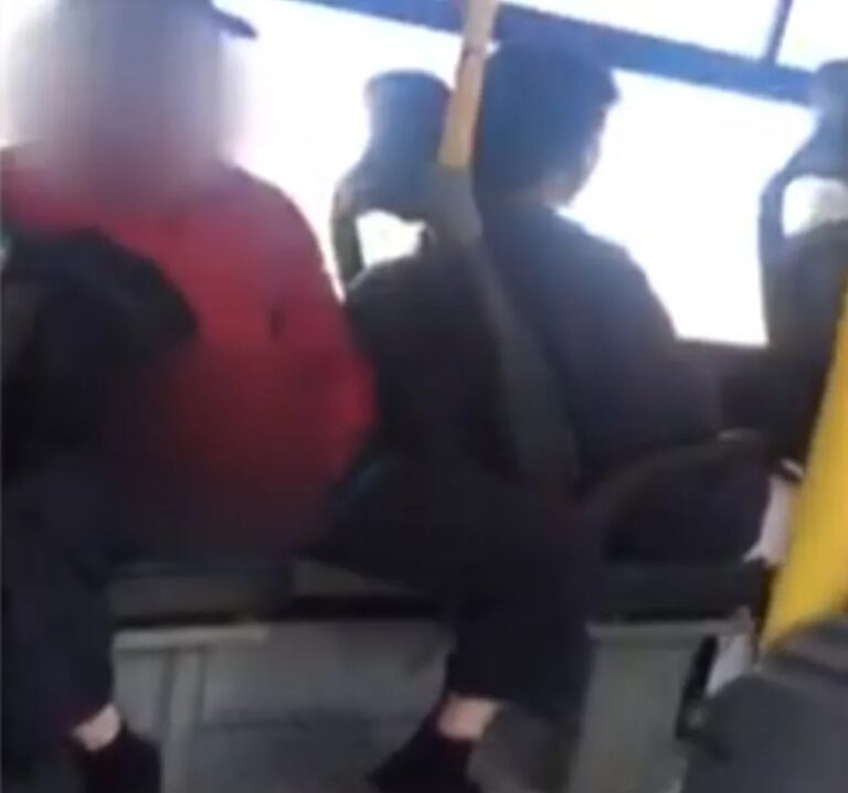 Ouvido pela DDM, idoso que se masturbava em ônibus é denunciado por importunação sexual
