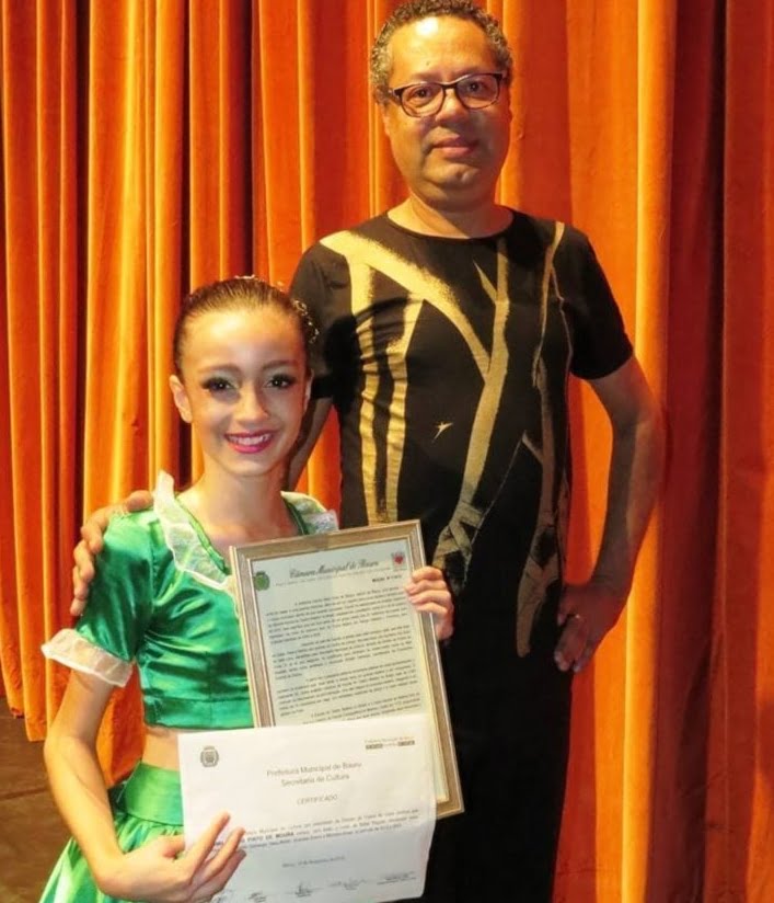 Bailarina de 19 anos, ex-aluna da Cultura é contratada pela Escola do Teatro Bolshoi