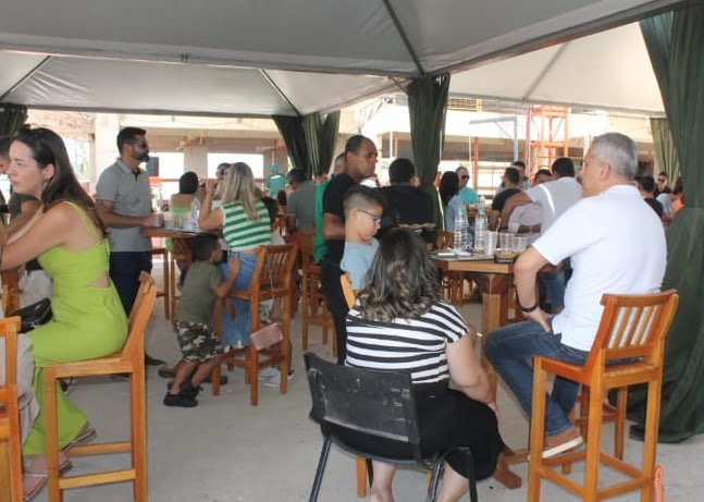Menin Mond celebra êxito e pioneirismo na verticalização na região das Esmeraldas com churrasco gourmet