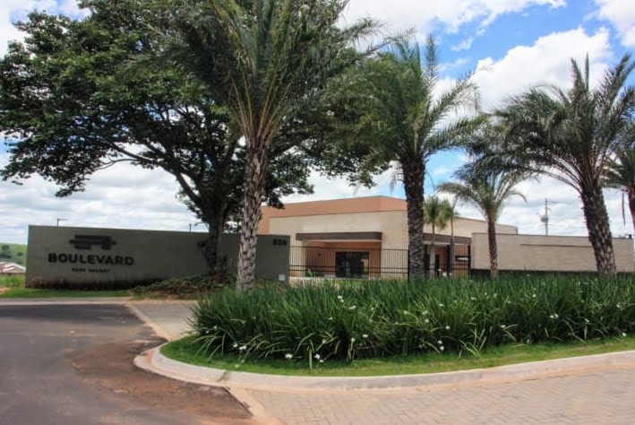EXCLUSIVO – Boulevard Park Resort, na Av. Cascata, começa a receber paisagismo de Benedito Abbud