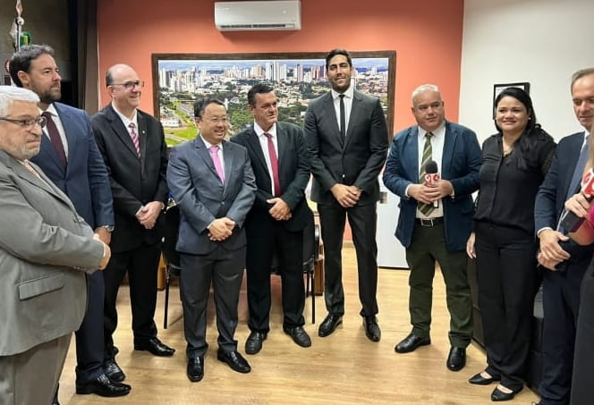 Humorista Jonathan Nemer recebe título de Cidadão Mariliense