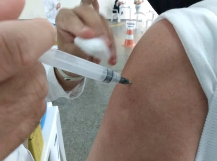 Covid faz 12.a vítima fatal na cidade, mas procura por vacina continua baixa