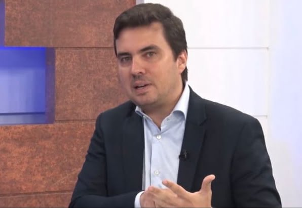 Pré-candidato a prefeito, Vinicius Camarinha é entrevistado pelo Band Eleições