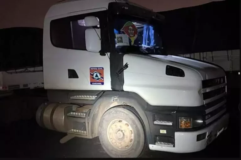 Caminhão com doações para o Sul é flagrado com 53 kg de drogas