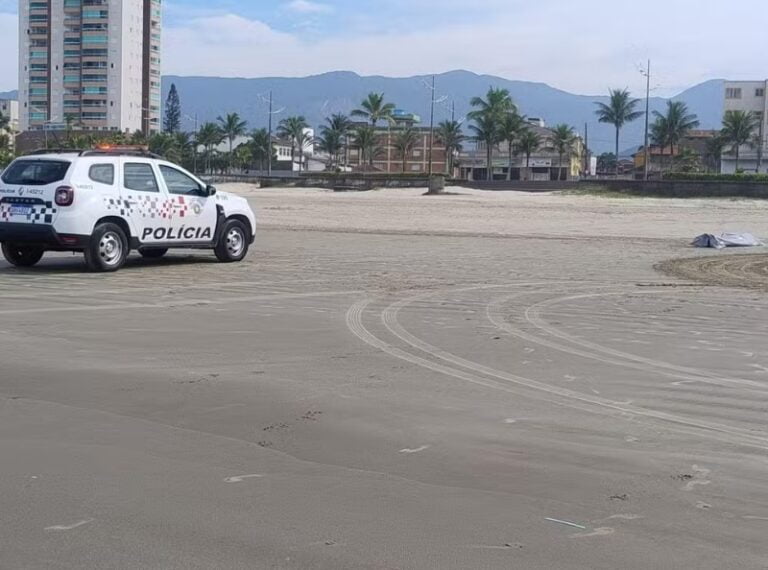Encontrado na praia, jovem com marcas de mordidas humanas é sepultado na região