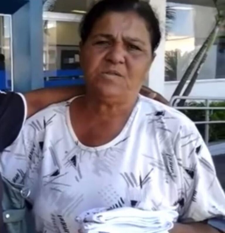 Morre a vendedora de guardanapos Edite, popular “Fi, ajuda eu!”