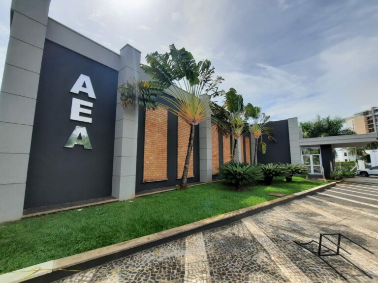 AEA assina convênio para boas práticas de avaliações e perícias de engenharia e arquitetura