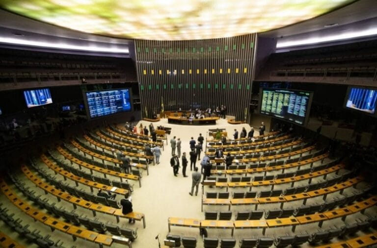 Deputados aprovam Cadastro Nacional de Pedófilos e castração química