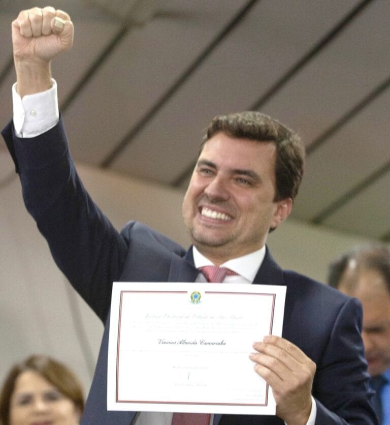 Salário dos servidores ameaçado: Daniel garante que deixou dinheiro em caixa; Vinicius diz que não